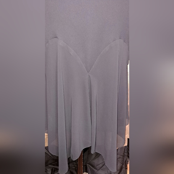 Black dress - Picture 3 of 5